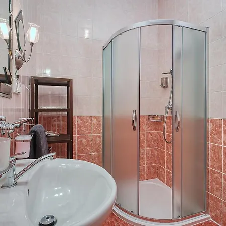 White - Hill Aparthotel 3*