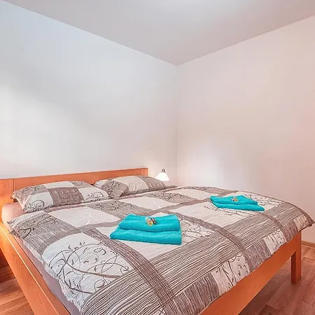 Aparthotel White - Hill *
