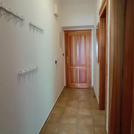 White - Hill Aparthotel